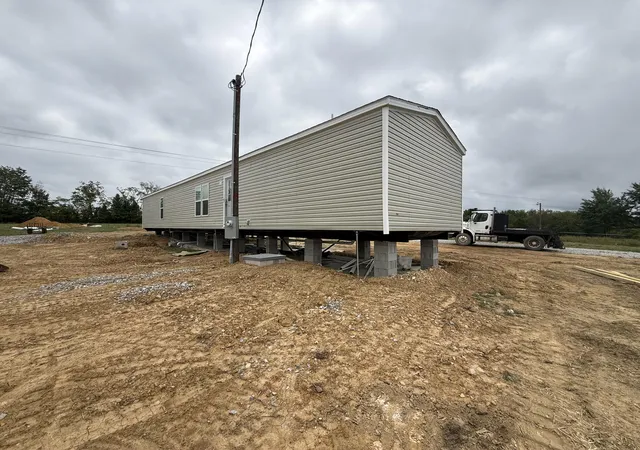 Photo 1 of Single family home for sale at 47 Interstate Dr, London, KY 40744 | MLS# 26028573 | Listing updated on 2026-10-15