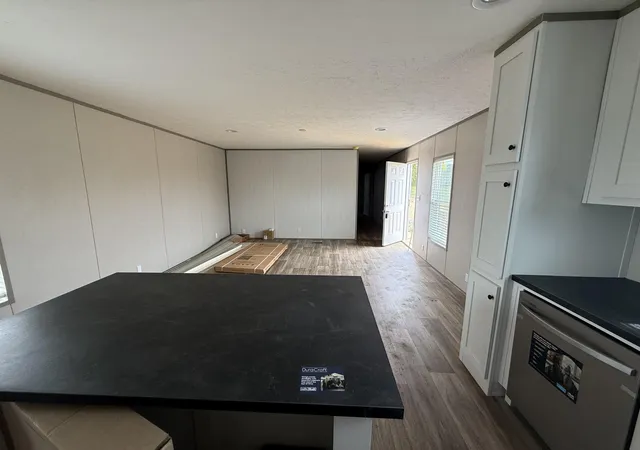 Photo 3 of Single family home for sale at 47 Interstate Dr, London, KY 40744 | MLS# 26028573 | Listing updated on 2026-10-15
