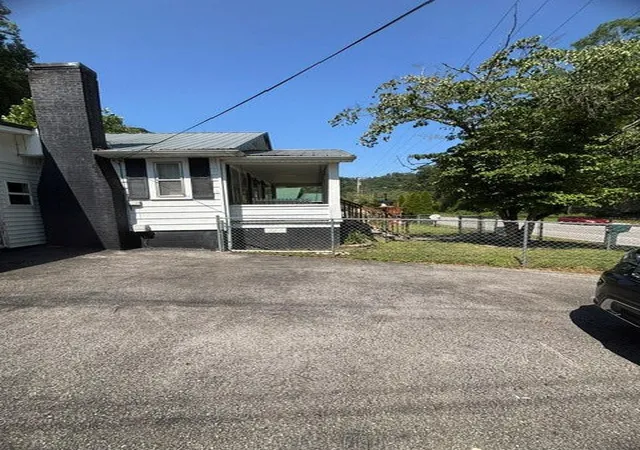 Photo 3 of Single family home for sale at 518 Town Mountain Rd, Pikeville, KY 41501 | MLS# 26028577 | Listing updated on 2026-10-15