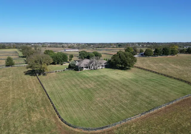 Photo 2 of House for sale at 2130 Clifton Rd, Versailles, KY 40383 | MLS# 26028866 | Listing updated on 2026-10-19