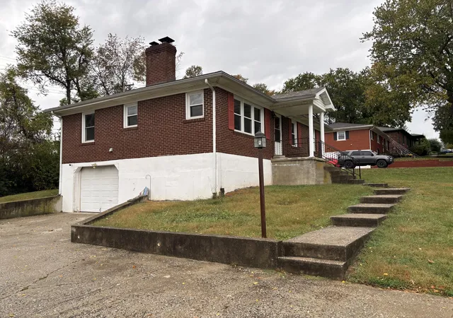 Photo 3 of Single family home for sale at 19 Vicky Way, Frankfort, KY 40601 | MLS# 26028598 | Listing updated on 2026-10-19