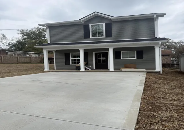 Single family home for sale at 305 Fields St, Paris, KY 40361 | MLS# 26028632