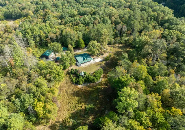 Photo 2 of Single family home for sale at 5920 Dry Crk Rd, Elk Horn, KY 42733 | MLS# 26028617 | Listing updated on 2026-10-15
