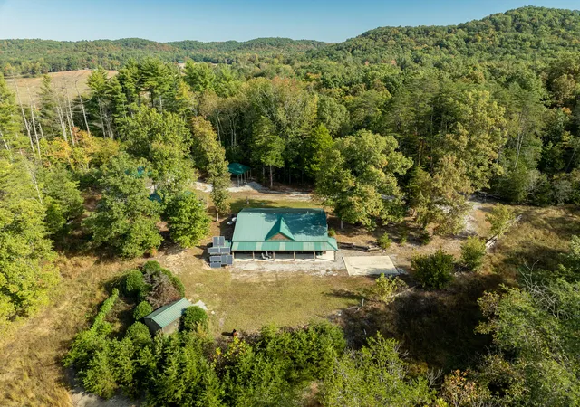 Photo 3 of Single family home for sale at 5920 Dry Crk Rd, Elk Horn, KY 42733 | MLS# 26028617 | Listing updated on 2026-10-15