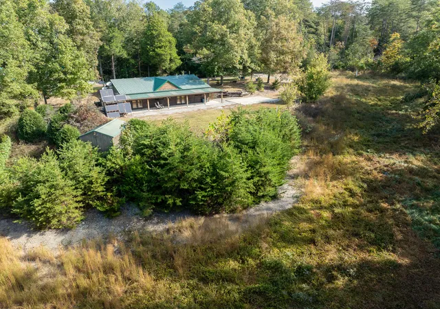 Photo 4 of Single family home for sale at 5920 Dry Crk Rd, Elk Horn, KY 42733 | MLS# 26028617 | Listing updated on 2026-10-15