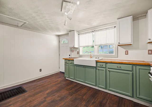 Photo 4 of Single family home for sale at 131 Barber Rd, Clearfield, KY 40313 | MLS# 26028620 | Listing updated on 2026-10-26