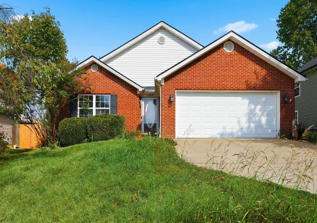 Photo 1 of Single family home for sale at 1209 Meadow Glen Dr, Frankfort, KY 40601 | MLS# 26028703 | Listing updated on 2026-10-16