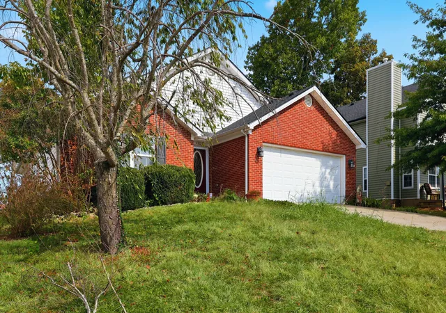 Photo 3 of Single family home for sale at 1209 Meadow Glen Dr, Frankfort, KY 40601 | MLS# 26028703 | Listing updated on 2026-10-16