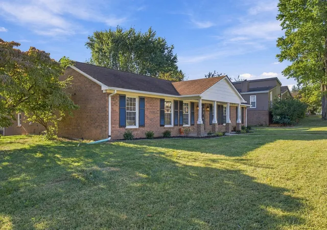 Photo 3 of Single family home for sale at 3228 Shl Lake Dr, Lexington, KY 40515 | MLS# 26028727 | Listing updated on 2026-10-19