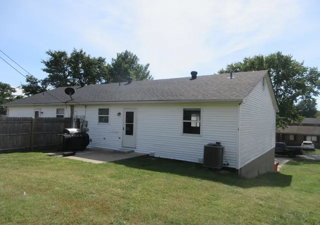 Photo 1 of Sale Pending at 524-526 Shenandoah Dr, Frankfort, KY 40601 | MLS# 26028687 | Listing updated on 2026-10-26