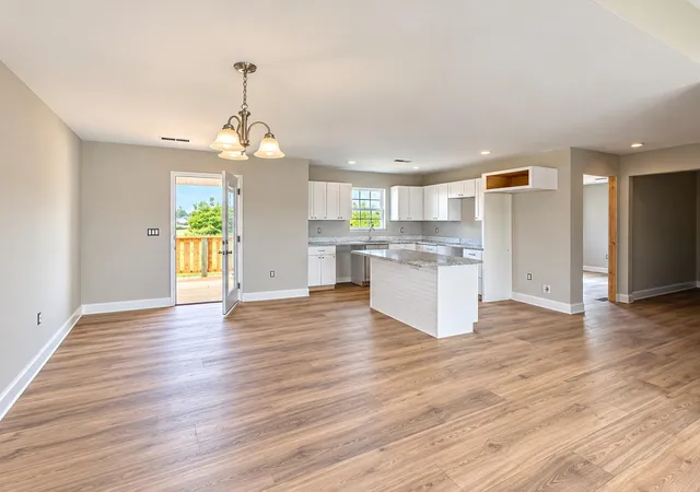 Photo 4 of Single family home for sale at 295 Stoney Crk Way, Berea, KY 40403 | MLS# 26028701 | Listing updated on 2026-10-16