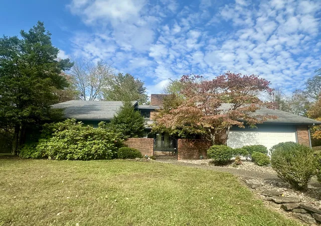 Photo 1 of Single family home for sale at 950 Nazareth Hl Rd, London, KY 40741 | MLS# 26028749 | Listing updated on 2026-10-16