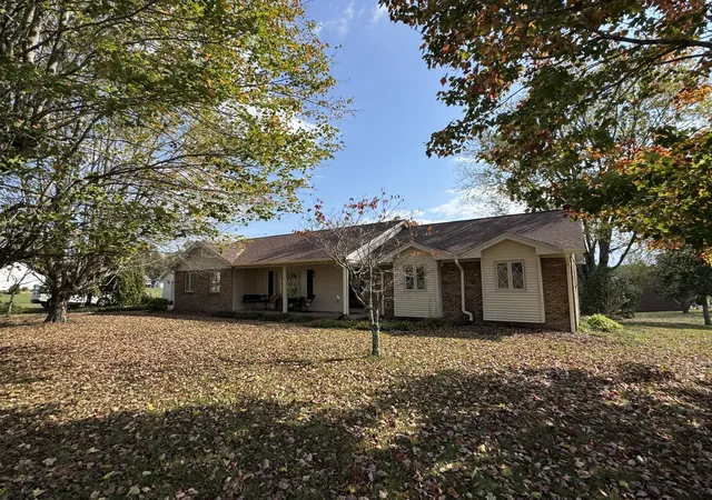Photo 2 of Single family home for sale at 272 Hawk Crk Rd, London, KY 40741 | MLS# 26028830 | Listing updated on 2026-10-18