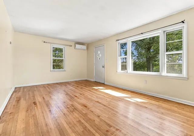 Photo 3 of Single family home for sale at 2374 Kentucky 88, Greensburg, KY 42743 | MLS# 26028729 | Listing updated on 2026-10-16