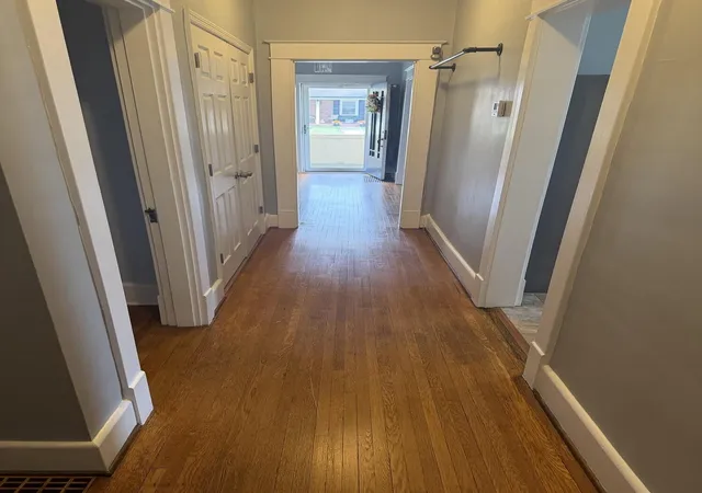 Photo 3 of Sale Pending at 101 N Paulding St, Lancaster, KY 40444 | MLS# 26028840 | Listing updated on 2026-10-20