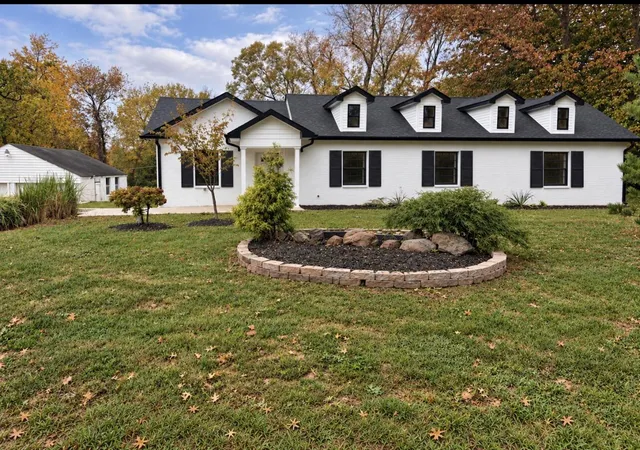 Photo 1 of Single family home for sale at 1613 Parkers Ml Rd, Lexington, KY 40504 | MLS# 26028812 | Listing updated on 2026-10-20