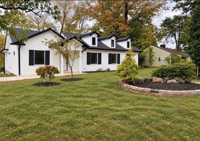 Photo 2 of Single family home for sale at 1613 Parkers Ml Rd, Lexington, KY 40504 | MLS# 26028812 | Listing updated on 2026-10-20