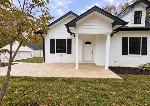 Photo 3 of Single family home for sale at 1613 Parkers Ml Rd, Lexington, KY 40504 | MLS# 26028812 | Listing updated on 2026-10-20