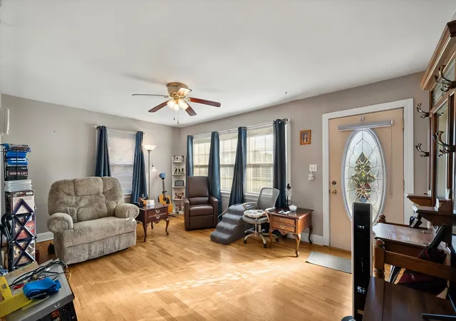 Photo 3 of Sale Pending at 177 Eastview Cir, Shelbyville, KY 40065 | MLS# 26028728 | Listing updated on 2026-10-25