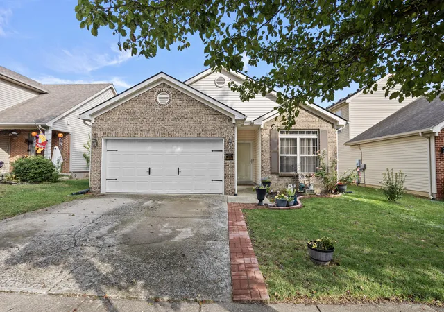 Photo 1 of Single family home for sale at 2528 Moray Pl, Lexington, KY 40511 | MLS# 26028765 | Listing updated on 2026-10-22