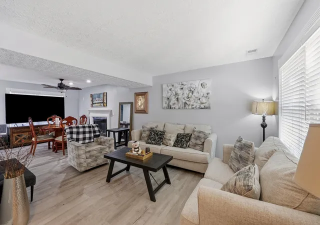 Photo 3 of Single family home for sale at 2085 Allegheny Way, Lexington, KY 40513 | MLS# 26028776 | Listing updated on 2026-10-17