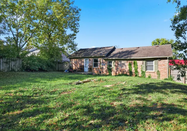 Photo 2 of Single family home for sale at 105 Oakwood Dr, Nicholasville, KY 40356 | MLS# 26028778 | Listing updated on 2026-10-17