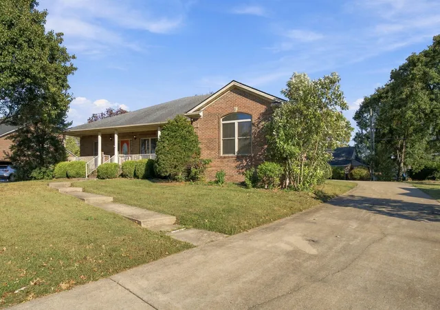 Single family home for sale at 109 Lee Dr, Georgetown, KY 40324 | MLS# 26028793 | Listing updated on 2026-10-20