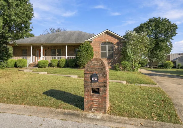 Photo 2 of Single family home for sale at 109 Lee Dr, Georgetown, KY 40324 | MLS# 26028793 | Listing updated on 2026-10-20