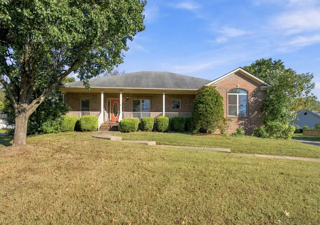 Photo 3 of Single family home for sale at 109 Lee Dr, Georgetown, KY 40324 | MLS# 26028793 | Listing updated on 2026-10-20
