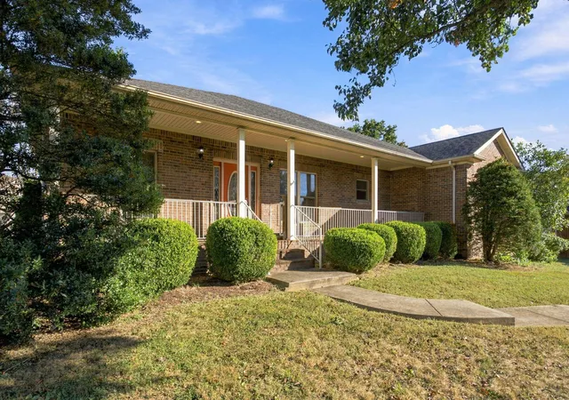 Photo 4 of Single family home for sale at 109 Lee Dr, Georgetown, KY 40324 | MLS# 26028793 | Listing updated on 2026-10-20