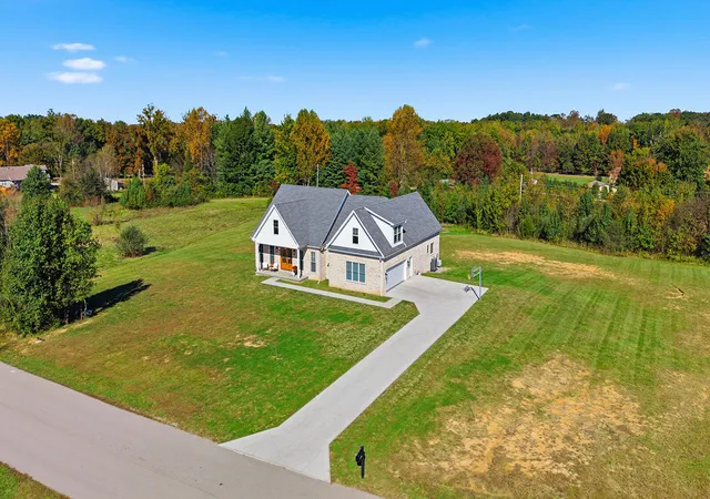 Photo 2 of Single family home for sale at 129 Wellington Ln, Frankfort, KY 40601 | MLS# 26029045 | Listing updated on 2026-10-22