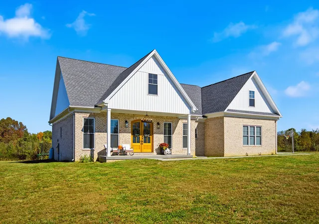 Photo 3 of Single family home for sale at 129 Wellington Ln, Frankfort, KY 40601 | MLS# 26029045 | Listing updated on 2026-10-22