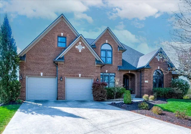 Photo 3 of Single family home for sale at 1100 Bay Colony Dr, Richmond, KY 40475 | MLS# 26028800 | Listing updated on 2026-10-19