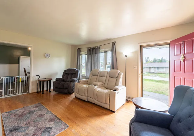 Photo 2 of Single family home for sale at 233 Madison Ave, Danville, KY 40422 | MLS# 26028814 | Listing updated on 2026-10-17