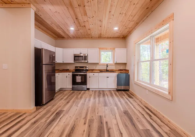 Photo 2 of Single family home for sale at 215 Lindsey Ln, Wellington, KY 40387 | MLS# 26028815 | Listing updated on 2026-10-18