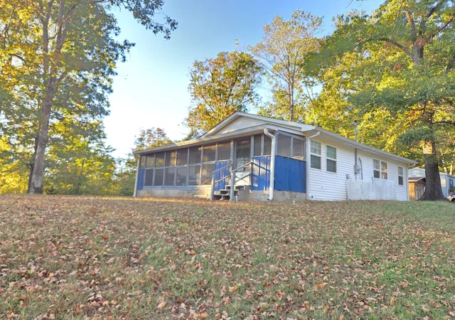 Photo 1 of Single family home for sale at 83 Calhoun Ave, Cadiz, KY 42211 | MLS# 26028823 | Listing updated on 2026-10-20
