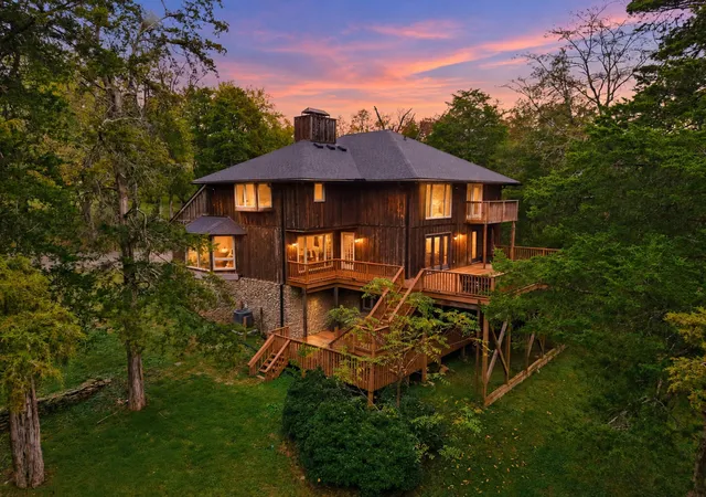 Photo 1 of Single family home for sale at 100 Fox Run Rd, Richmond, KY 40475 | MLS# 26028854 | Listing updated on 2026-10-20