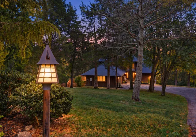 Photo 3 of Single family home for sale at 100 Fox Run Rd, Richmond, KY 40475 | MLS# 26028854 | Listing updated on 2026-10-20