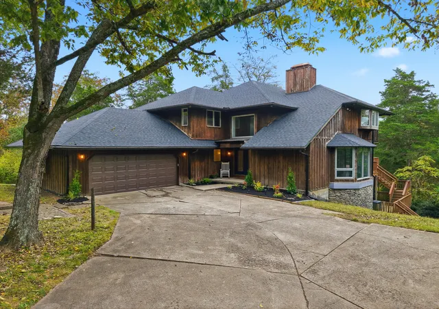 Photo 4 of Single family home for sale at 100 Fox Run Rd, Richmond, KY 40475 | MLS# 26028854 | Listing updated on 2026-10-20