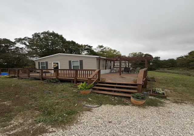 Photo 2 of Single family home for sale at 46 Frasure Ln, Mount Sterling, KY 40353 | MLS# 26028827 | Listing updated on 2026-10-18
