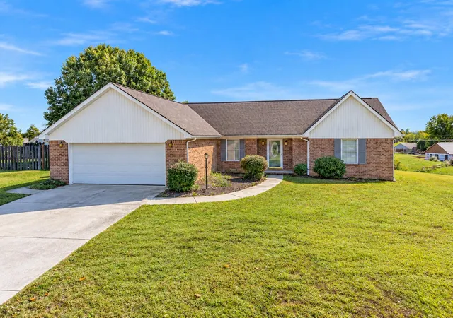 Single family home for sale at 79 Observation Pointe Dr, Somerset, KY 42503 | MLS# 26028839