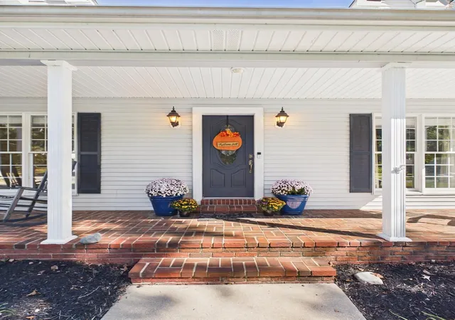 Photo 1 of Sale Pending at 1551 Canterbury Dr, Murray, KY 42071 | MLS# 26028932 | Listing updated on 2026-10-22