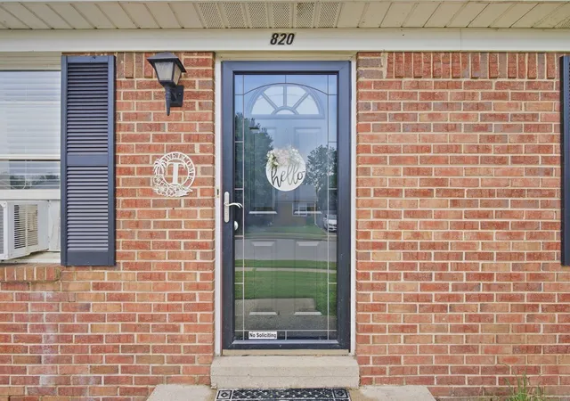 Photo 4 of Single family home for sale at 820 Hickory Hl Dr, Nicholasville, KY 40356 | MLS# 26028848 | Listing updated on 2026-10-20
