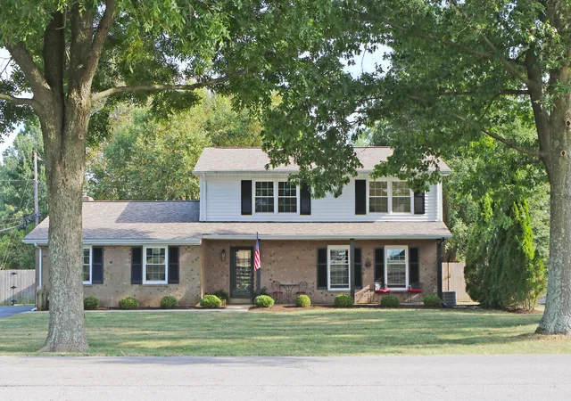 Single family home for sale at 2827 Huntertown Rd, Versailles, KY 40383 | MLS# 26028853 | Listing updated on 2026-10-19