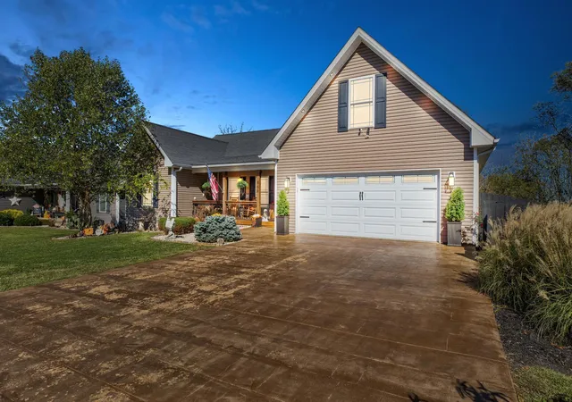 Photo 1 of Sale Pending at 469 Pinehurst Dr, Mount Sterling, KY 40353 | MLS# 26029025 | Listing updated on 2026-10-25