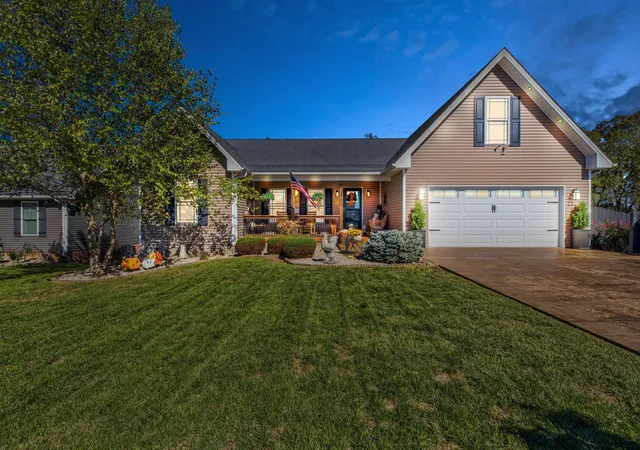 Photo 1 of Sale Pending at 469 Pinehurst Dr, Mount Sterling, KY 40353 | MLS# 26029025 | Listing updated on 2026-10-25