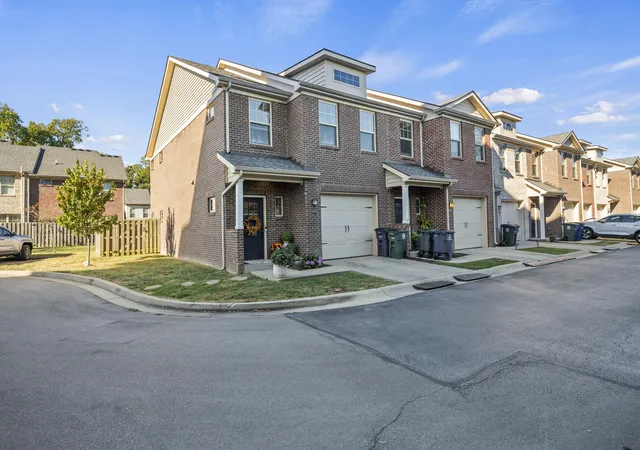 Photo 2 of Townhouse for sale at 222 Midland Ave #6110, Lexington, KY 40508 | MLS# 26028961 | Listing updated on 2026-10-21