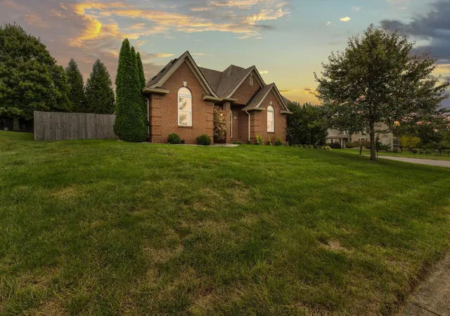 Photo 1 of Sale Pending at 119 Winterberry Cir, Winchester, KY 40391 | MLS# 26028916 | Listing updated on 2026-10-26