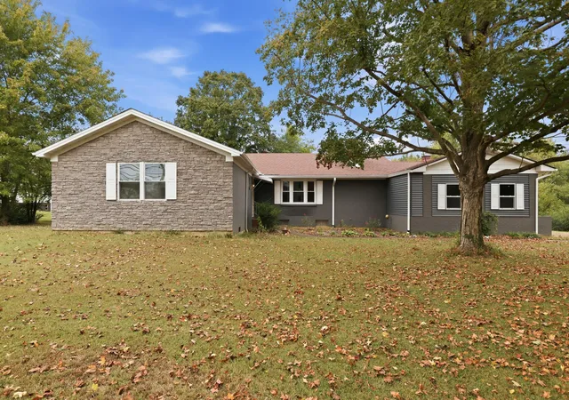 Single family home for sale at 605 Macedonia St, Mayfield, KY 42066 | MLS# 26028991