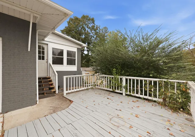 Photo 2 of Single family home for sale at 605 Macedonia St, Mayfield, KY 42066 | MLS# 26028991 | Listing updated on 2026-10-20